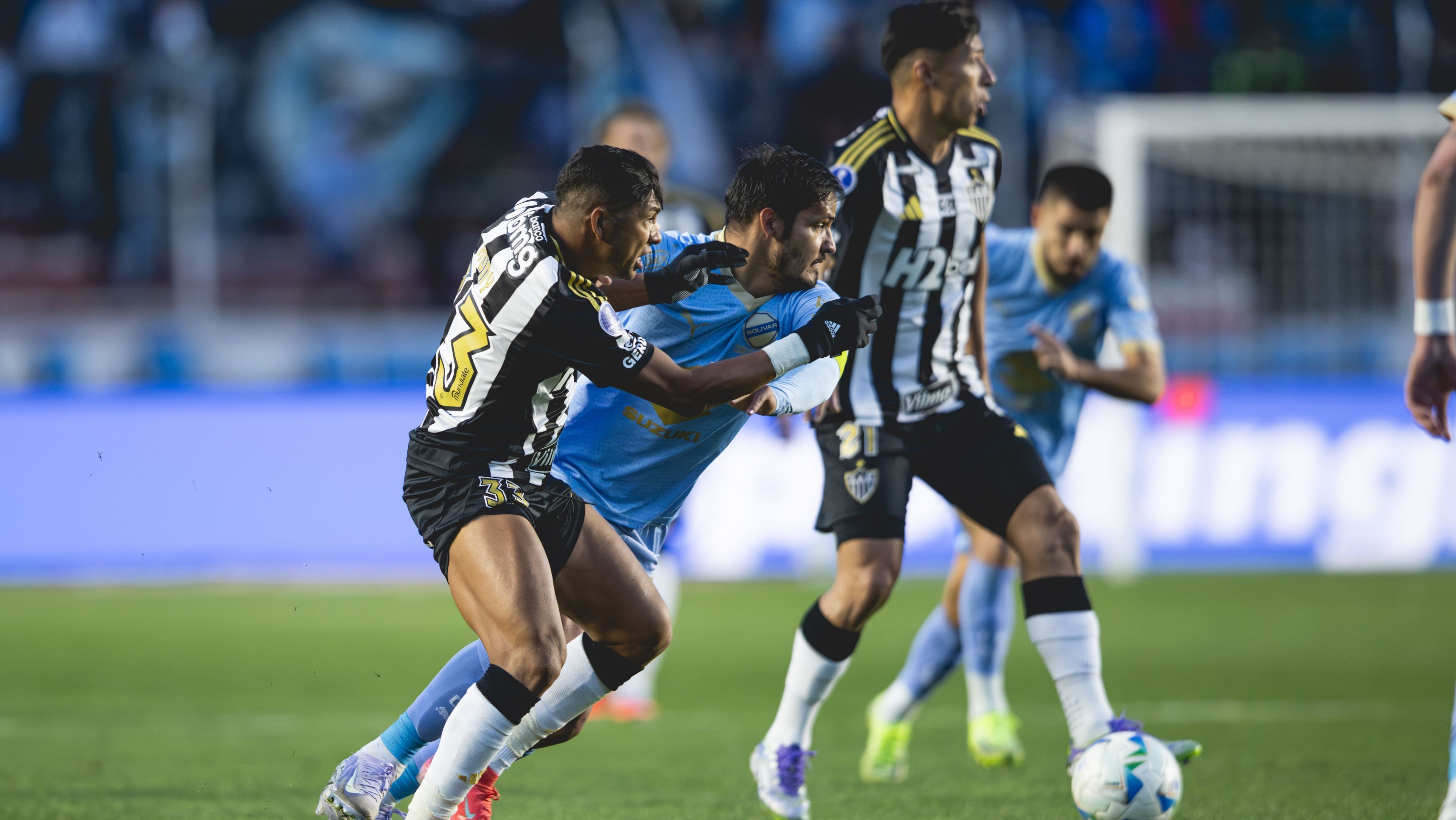 Lance de Bolívar x Atlético-MG, pela Sul-Americana