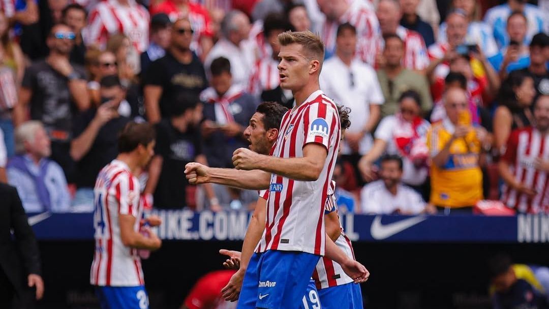 Sørloth comemora gol do Atlético contra o Real Madrid
