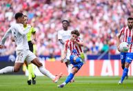 Com dois de Julian Álvarez, Atlético vira clássico e goleia Real Madrid