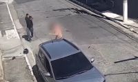 Vídeo: homem atropela assaltante em SP, mas leva dois tiros em seguida