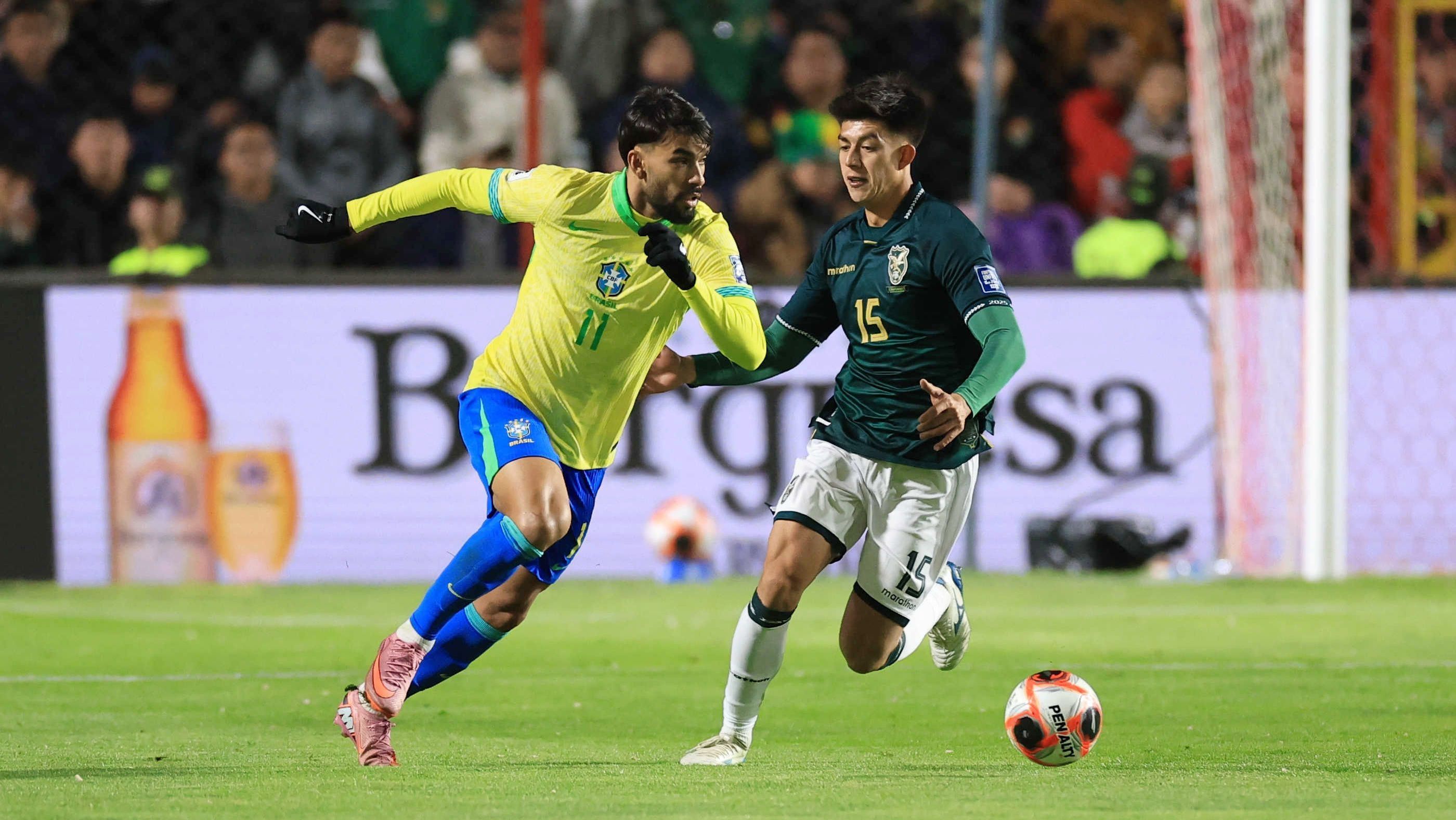 Lance de Bolívia x Brasil pelas Eliminatórias