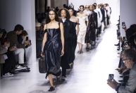 Olhar feminino ganha força na moda com nova direção da Bottega Veneta