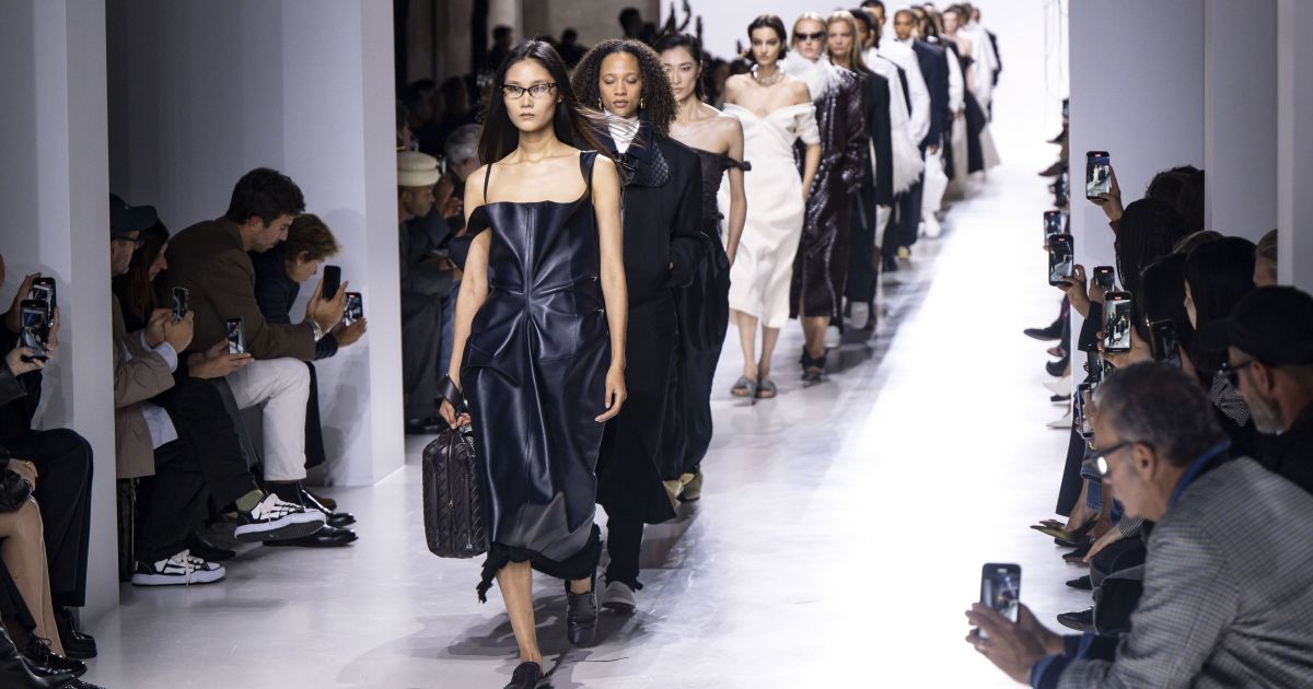 Olhar feminino ganha força na moda com nova direção da Bottega Veneta