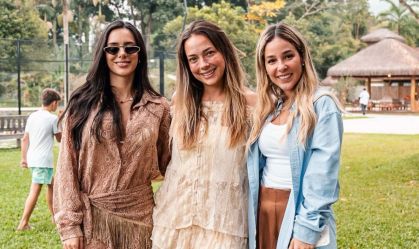 Bruna Biancardi posa com Carol Dantas, ex de Neymar