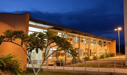 Justiça restabelece edital com vagas de medicina para quilombolas na UFPE