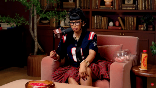 Cardi B foi a convidada do último episódio do podcast Call Her Daddy