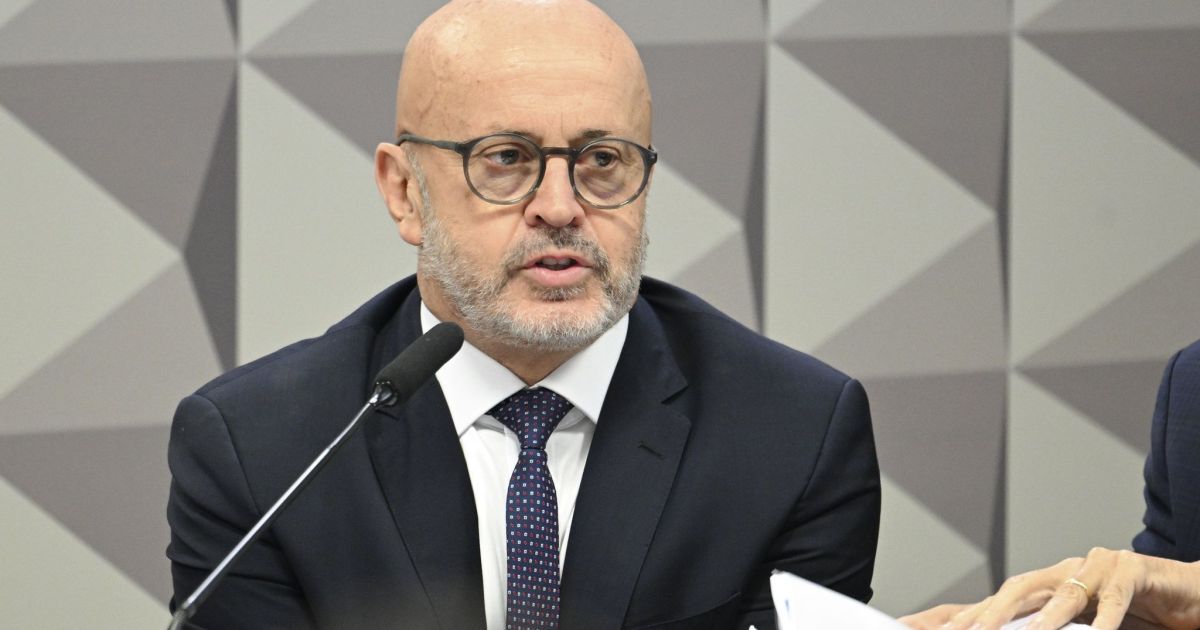 Empresário preso com “careca do INSS” depõe à PF para acordo de delação