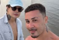 Carlinhos Maia responde boatos de novo namorado após trair Lucas Guimarães