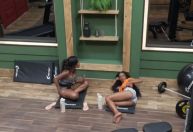 "A Fazenda": Carol Lekker revela para peoa que é a infiltrada