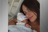 Carol Peixinho compartilha selfie com o filho Bento: "Nosso grude"