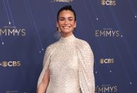Emmy 2025: veja os looks do tapete vermelho da premiação