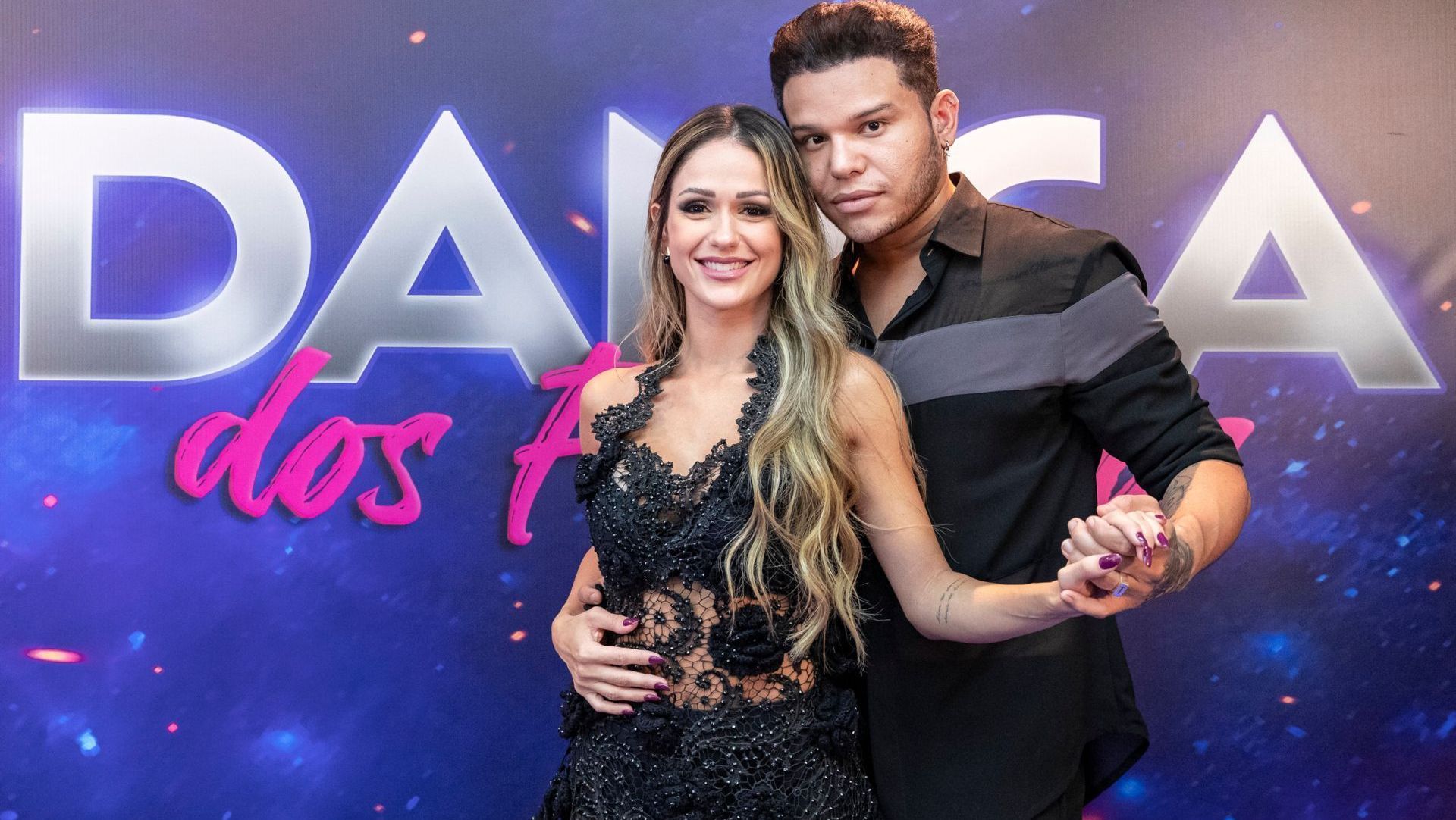O cantor Tierry e a bailarina Carla Bruno na "Dança dos Famosos" 2022 • Fabio Rocha/Globo