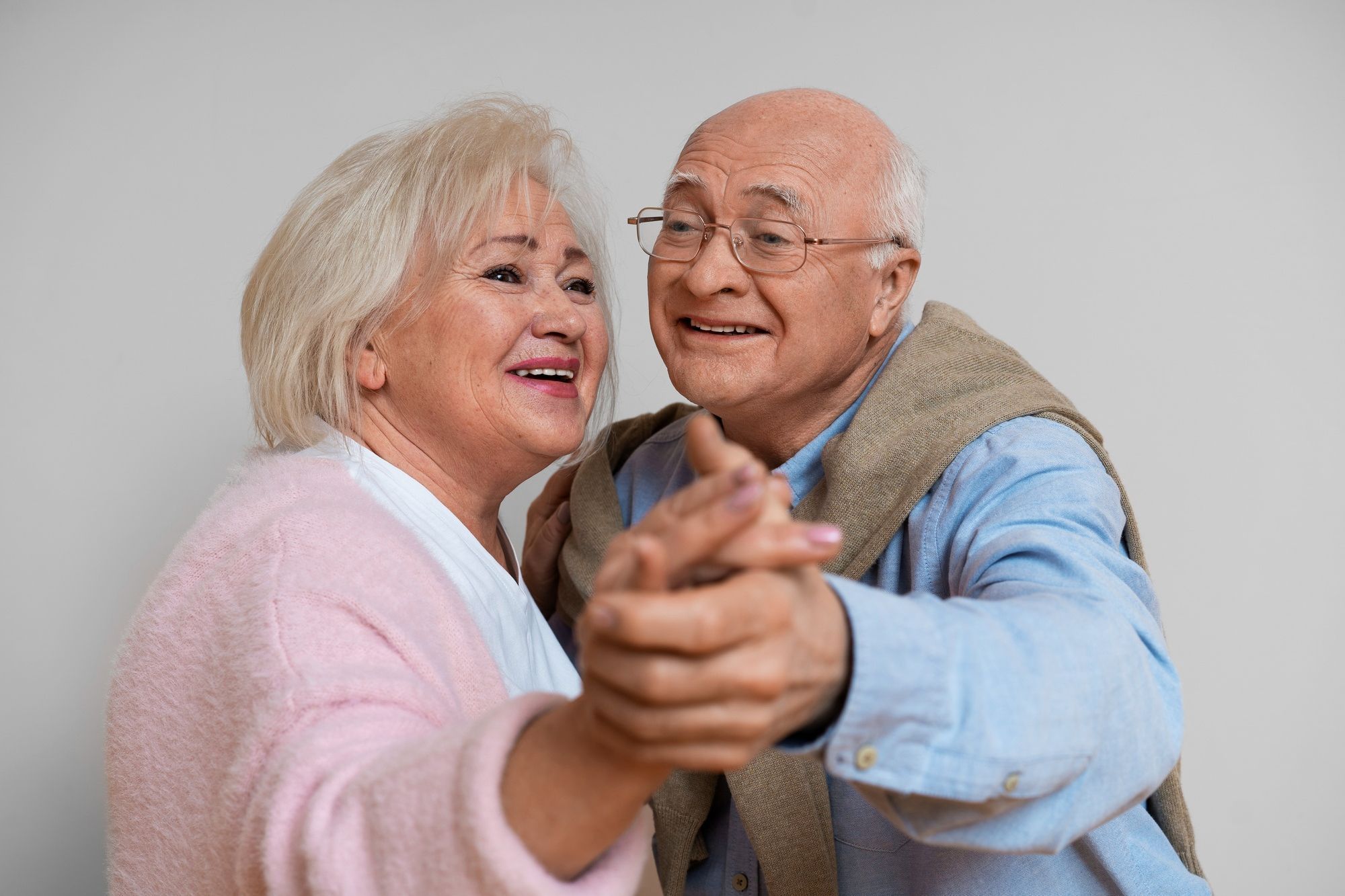 casal-idoso-dançando