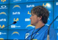 QB dos Chargers analisa gramado da Arena: “Teremos que nos acostumar"