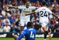 Gol polêmico que não valeu é eleito o melhor do mês na Inglaterra; entenda