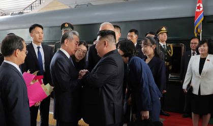 Filha de Kim Jong-un aparece em desfile militar na China
