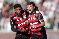 Brasileirão: Flamengo quebra tabu de 28 anos, vence Juventude e segue líder