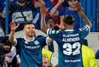 Artilheiro marca, Racing derrota o Vélez e abre vantagem na Libertadores