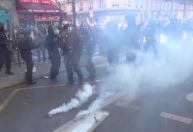 Manifestantes entram em confronto com a polícia na França