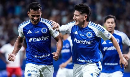Cruzeiro vira sobre o Red Bull Bragantino e encosta no Flamengo