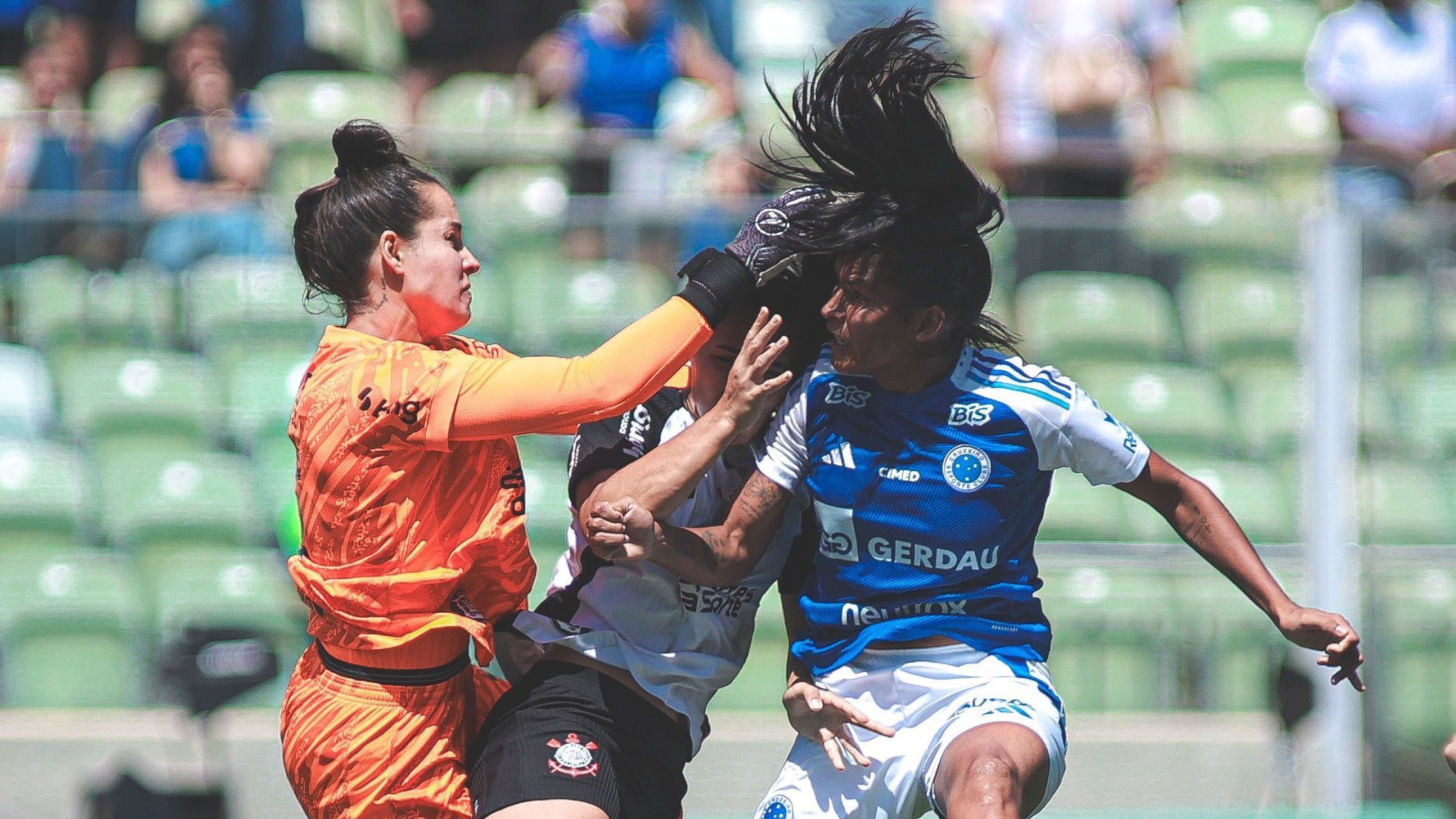 Cruzeiro e Corinthians empataram no jogo de ida da final do Brasileiro Feminino