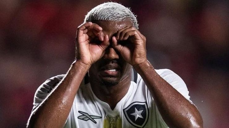 Cuiabano fica no Botafogo por empréstimo após venda ao Nottingham Forest