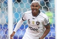 Vasco anuncia acerto com lateral-esquerdo Cuiabano, ex-Botafogo