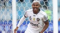 Vasco anuncia acerto com lateral-esquerdo Cuiabano, ex-Botafogo