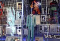 Centro de memória reúne 90 mil itens de David Bowie em museu de Londres