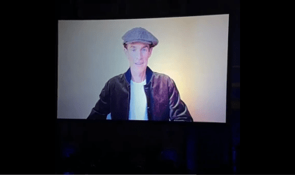 Com câncer, Van Der Beek aparece de surpresa em evento de "Dawsons's Creek"