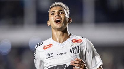 Deivid Washington em passagem apagada pelo Santos