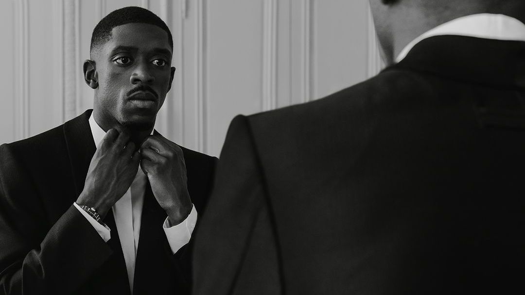 Ousmane Dembélé se arruma para a Bola de Ouro 2025