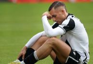 Ex-promessa do Barcelona revela drama com lesão: "Não consigo dar um passo"