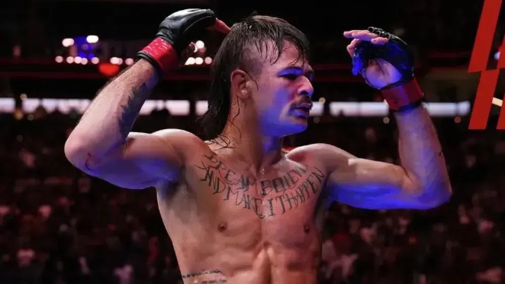 Diego Lopes comemora sua vitória no Noche UFC