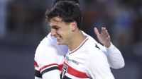 Atacante do São Paulo passa por cirurgia no joelho; entenda