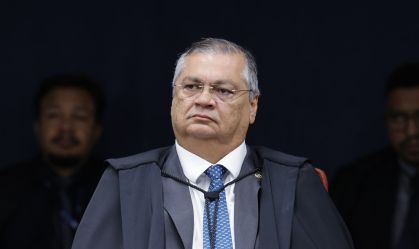 Dino abre inquérito contra Bolsonaro com base em parecer da CPI da Covid