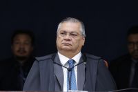 Dino abre inquérito contra Bolsonaro com base em parecer da CPI da Covid