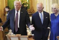 Trump visita exposição especial da coleção real britânica com rei Charles