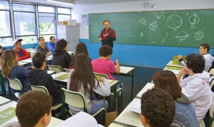 Brasil avança, mas ainda tem 4,2 milhões em atraso escolar