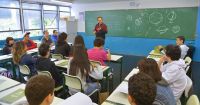 Brasil avança, mas ainda tem 4,2 milhões em atraso escolar