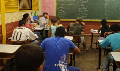 Projeto de ensino médio na EJA é suspenso pela Justiça de SP