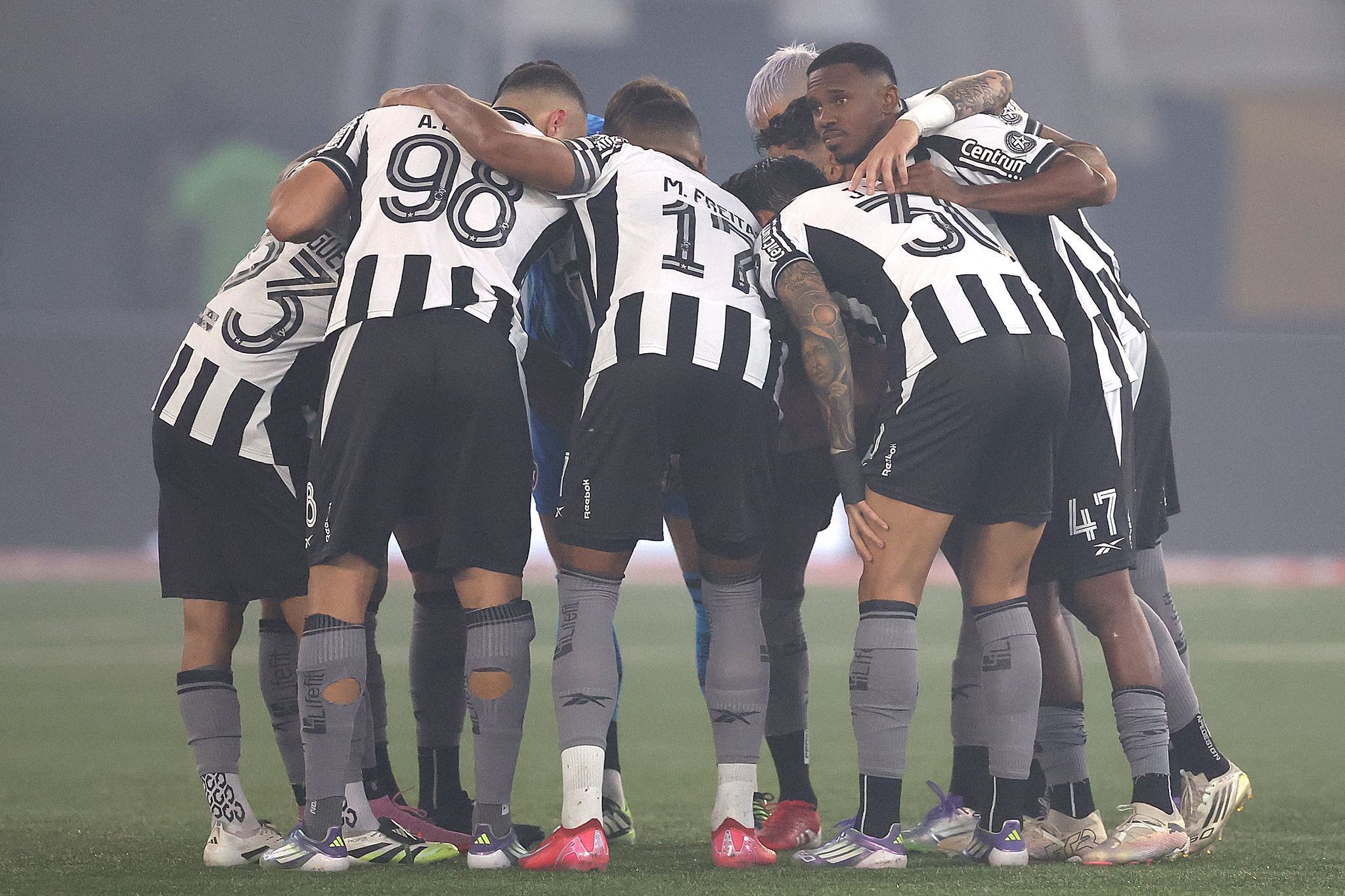 O elenco do Botafogo antes de jogo contra o Vasco, pelas quartas de final da Copa do Brasil