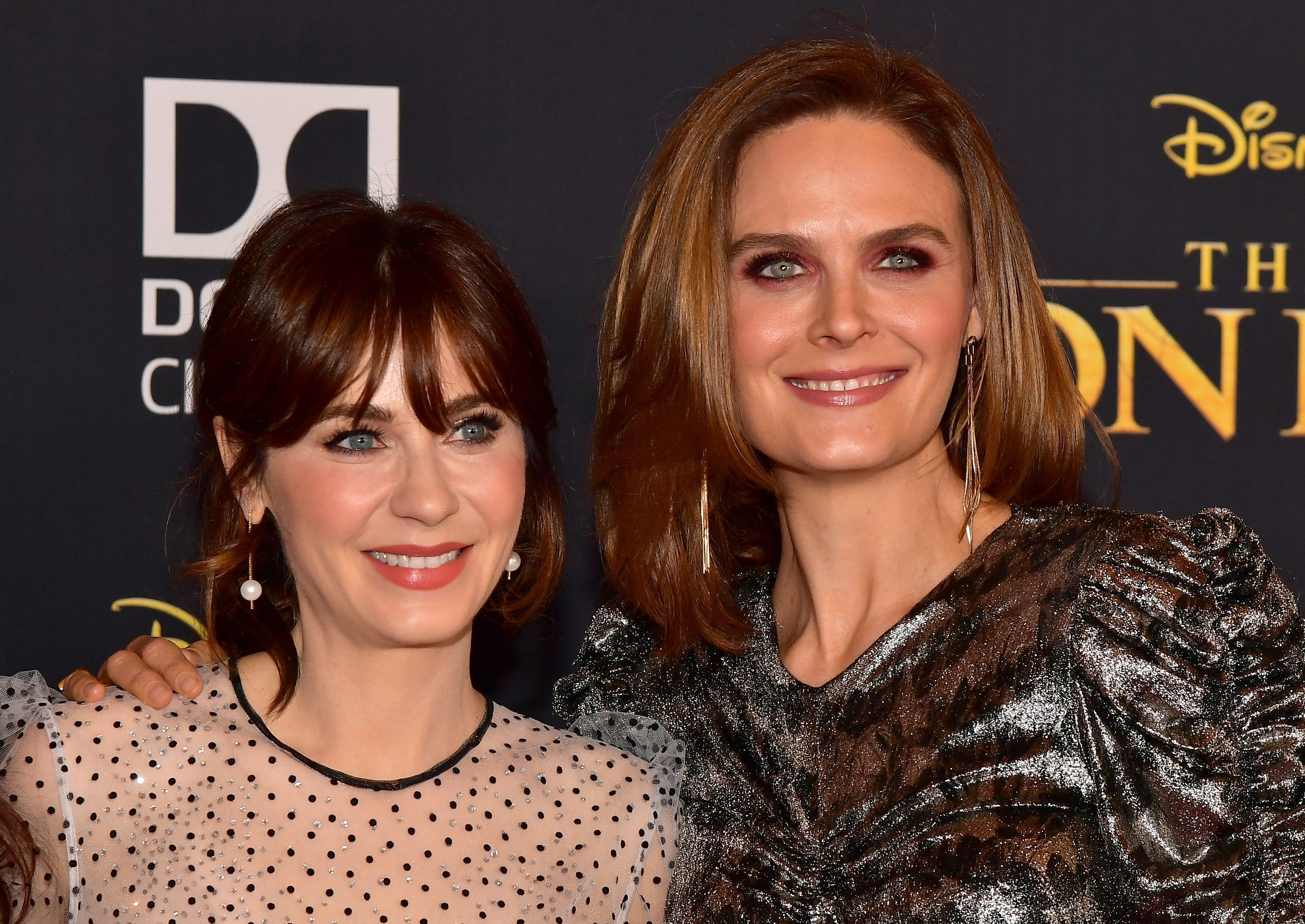 Zooey Deschanel e Emily Deschanel • Matt Winkelmeyer/Getty Images