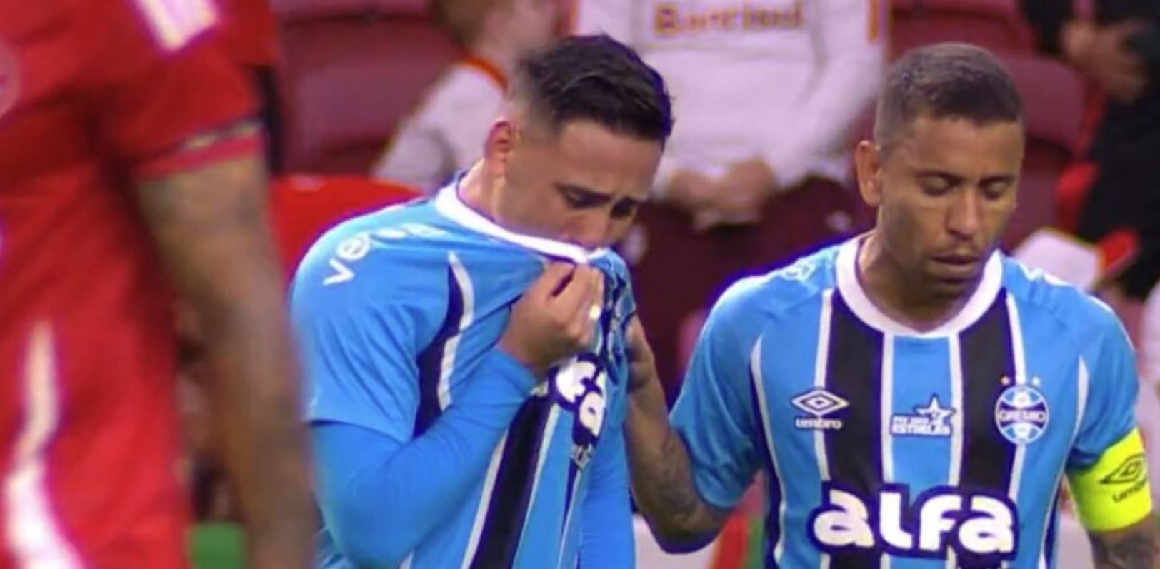 Noriega chora após fazer dois pênaltis contra o Grêmio