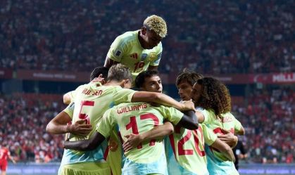Merino faz hat-trick, e Espanha atropela Turquia nas Eliminatórias