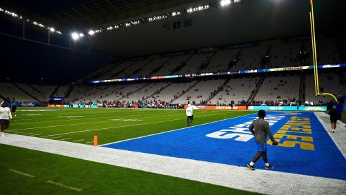 Campo da Neo Química Arena para jogo da NFL, entre Los Angeles Chargers e Kansas City Chiefs