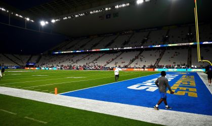 Campo da Neo Química Arena para jogo da NFL, entre Los Angeles Chargers e Kansas City Chiefs