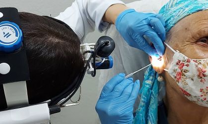 Cera de ouvido pode ajudar a detectar câncer, revela estudo brasileiro