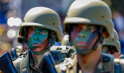 Com 10 mil militares, mísseis e blindados, Brasil faz treinamento de guerra