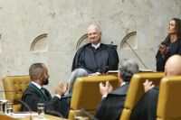 “Judiciário submisso perde credibilidade”, diz Fachin em posse no STF
